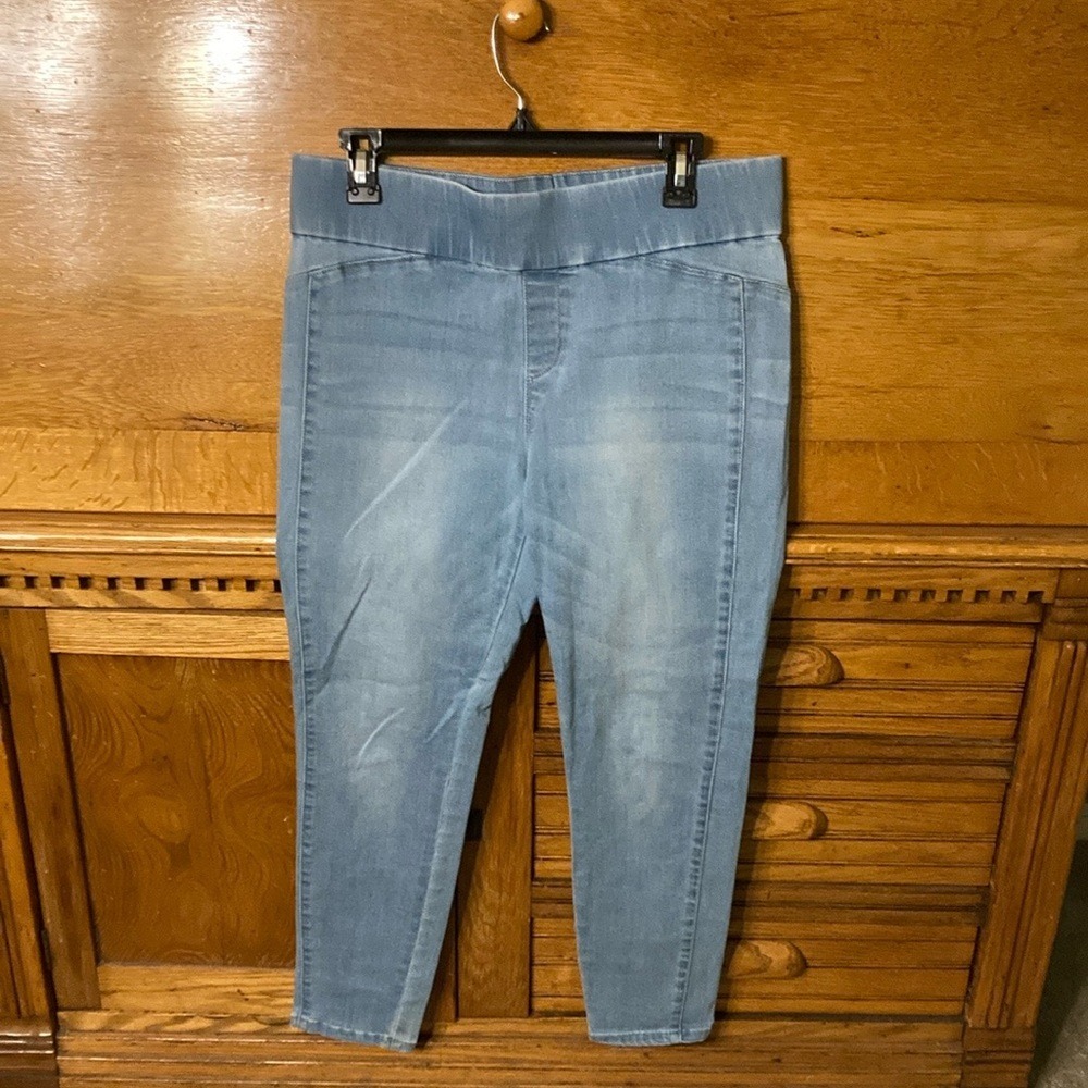 Guess Los Angeles Light Wash Pull On Skinny Jeggings Size L Classic Casual